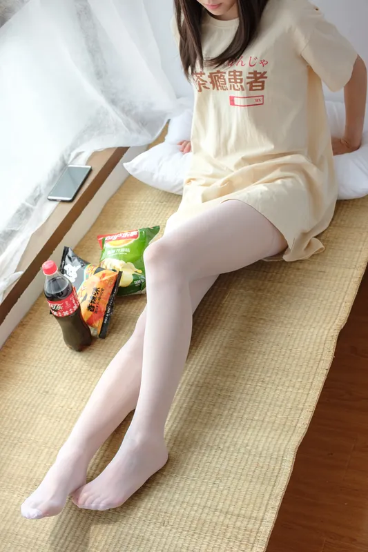 森萝财团 [SSR-010] 凉席上的白丝美足少女 [88P] - 森萝财团